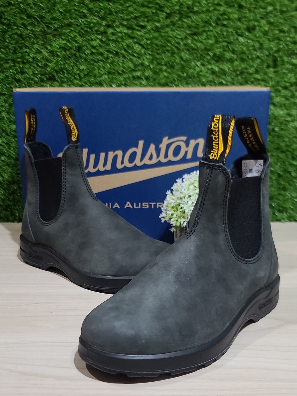Blundstone 2055 All Terrain Chelsea Boots / Rustic Black US Women's 6.5 NEW